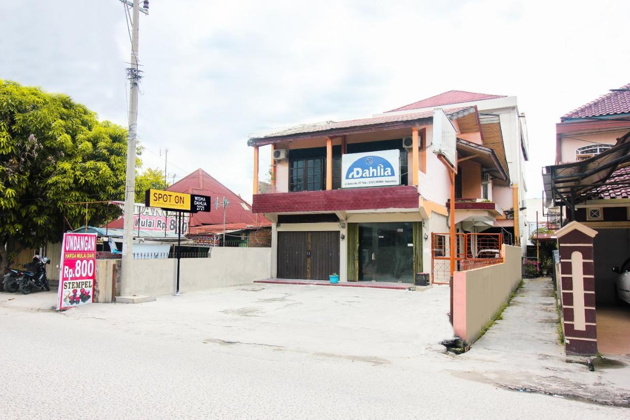 Hotel Spot On 2721 Dahlia Pekanbaru